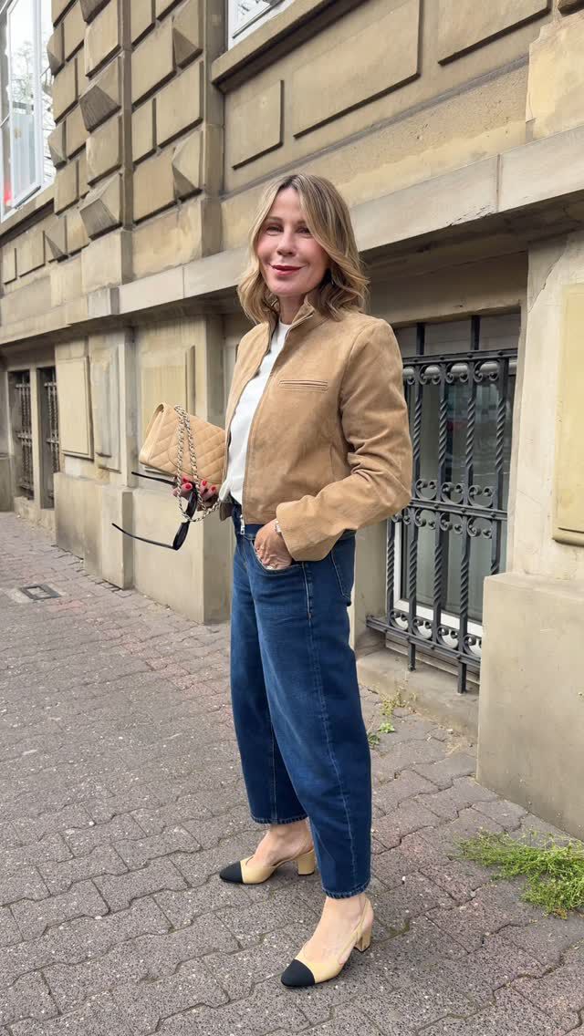 Simply me. Never dramatic, but always classic & cool. 
#favoritelooks #stylingtips #howtostyle #fashionover50 #agepositive #modefürfrauen #casualchicstyle #fitcheck #springfashion #simplyme